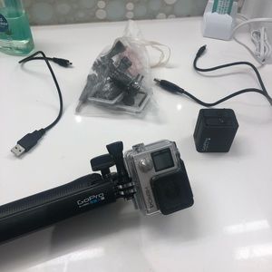 GOPRO HERO 4 WITH MANY ACCESSORIES HARDLY USED
